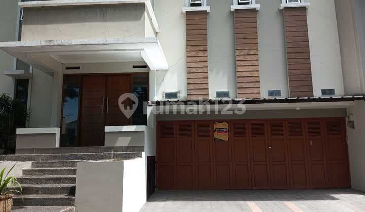 Jual/Sewa Rumah Mewah Strategis di Kota Baru Parahyangan,Bandung Full Furnish