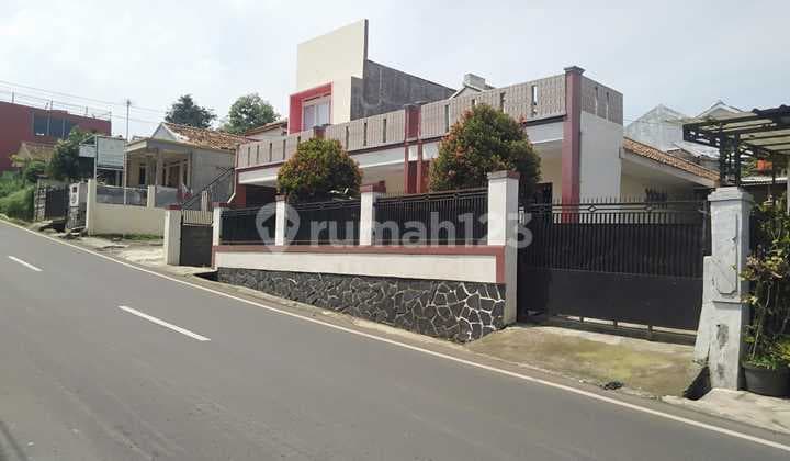 Rumah Bersih & Terawat di Pinggir Jalan Raya Padalarang Cisarua, Kbb