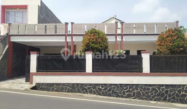 Rumah Bersih & Terawat di Pinggir Jalan Raya Padalarang Cisarua, Kbb