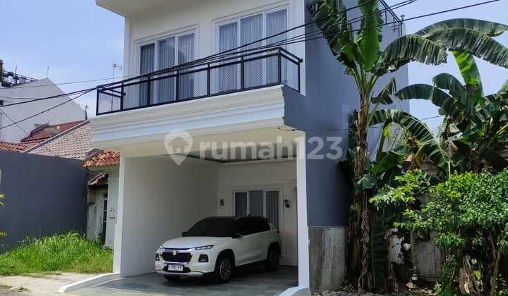 Dijual Rumah Dilengkapi Kolam Renang di Sentul City