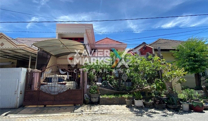 Rumah Simpang Darmo Permai Selatan Asri Siap Huni Semi Furnish