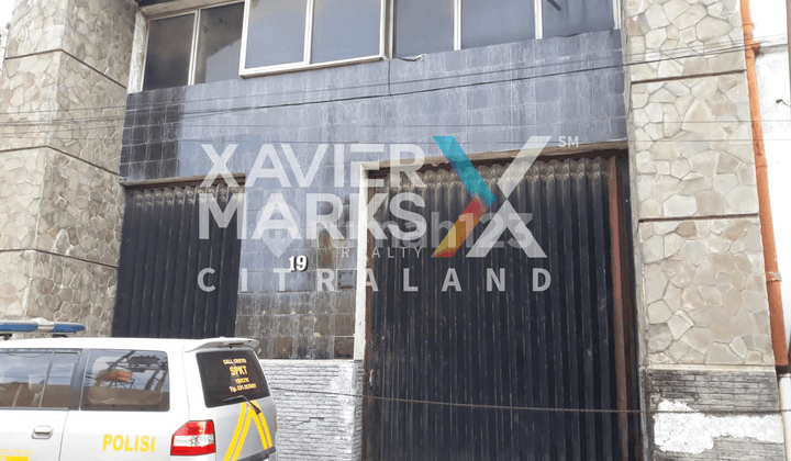 Gedung 3lt Jalan Sikatan Lahan Tembus Sampai Jl Niaga Samping