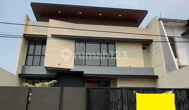 Rumah Mewah Kertajaya Indah tengah kota Surabaya