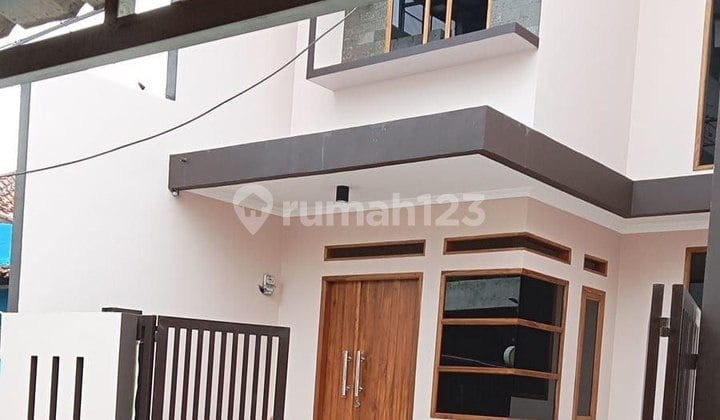 Rumah Baru Dalam Komplek Sarijadi Dekat Exit Tol Paster Bandung