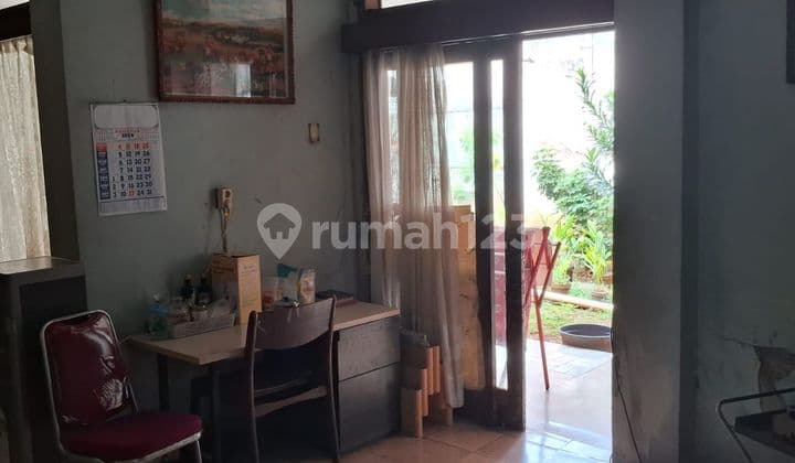 Rumah Lama Dalam Komplek Area Tebet Dekat Kokas