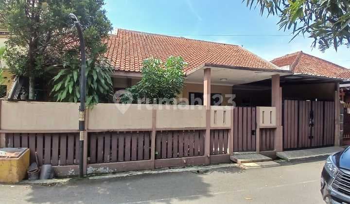 Rumah Terawat Luas 144 di Sayap Tatasurya Margahayu Raya