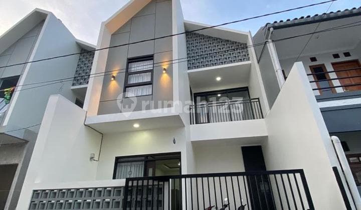 Rumah Minimalis Di Sayap Tatasurya Margahayu Raya