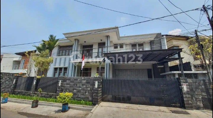 Rumah mewah luas347 di Sayap jalan riau bandung tengah