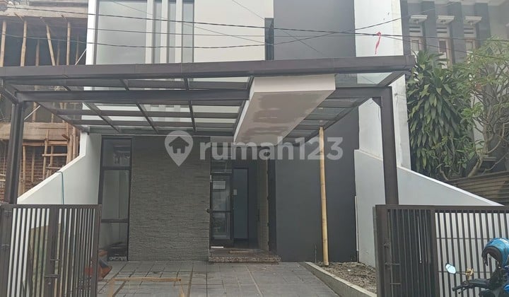 Bangunan Baru di Komplek Batu Indah Batununggal