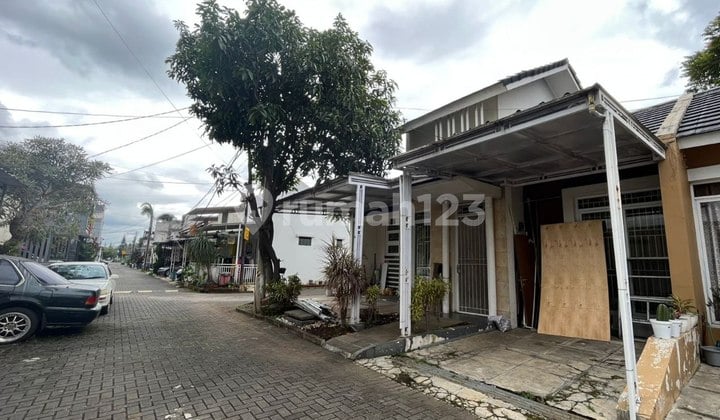 Rumah Luas 119 di Komplek Pinus Soekarno Hatta