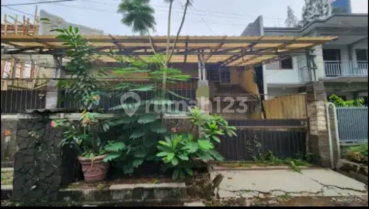 Rumah Hitung Tanah Luas 208 Di Komplek Muarasari