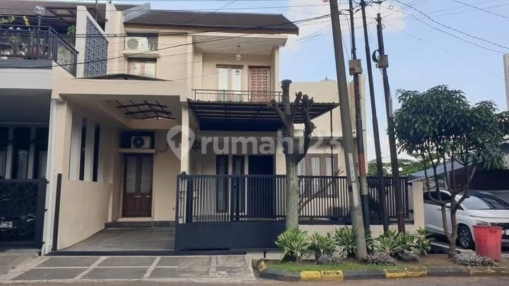 Rumah Terawat Minimalis di Komplek Batununggal