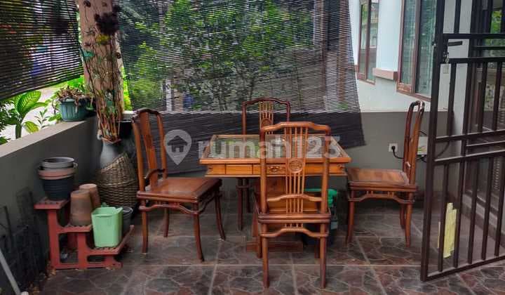 Rumah Terawat Luas 198 di Komplek Mekarwangi Singgasana