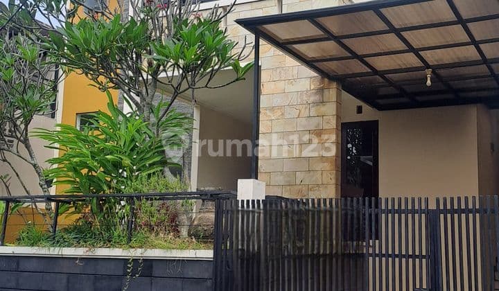 Rumah Bagus Terawat Luas140 Di Cigadung Dago