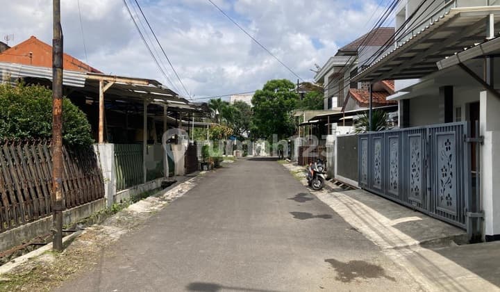 Rumah Hitung Tanah Luas 162 Golf Dekat Griya Arcamanik