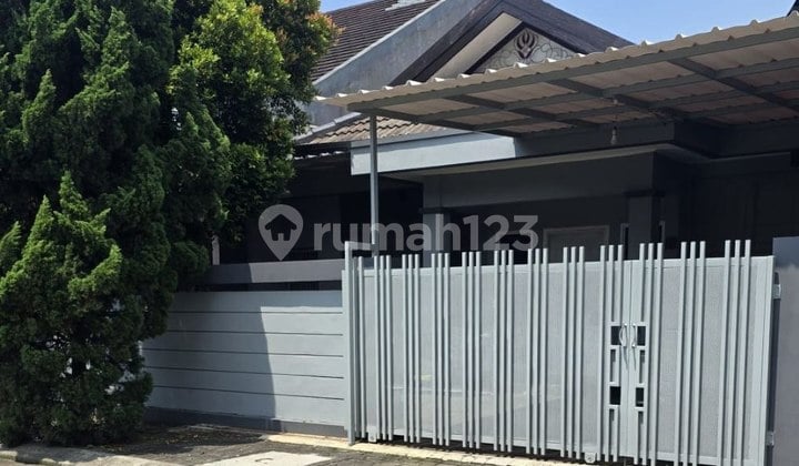 Rumah Mewah Luas 200 di Singgasana Pradana