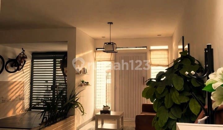 Minimalist House in the Cikutra Baru Complex Near Widyatama