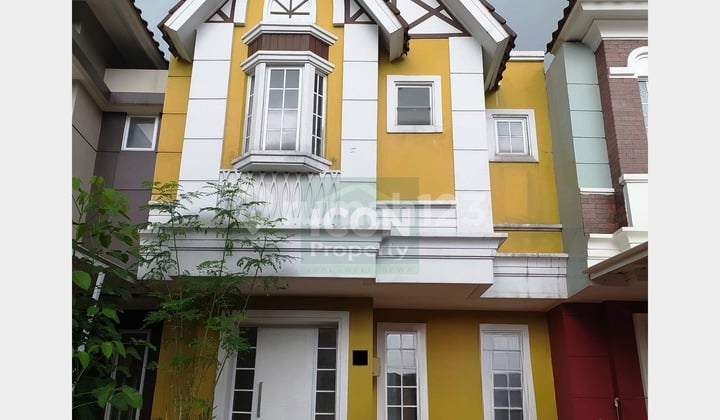 Di Sewakan Rumah Cantik Malibu Village Bsd - Lokasi Strategis dengan Desain Menarik!!