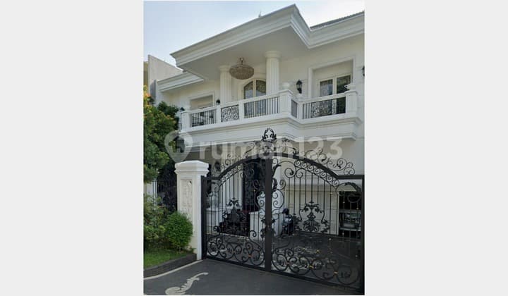 Rumah Bergaya American Classic di Pondok Indah Harga Spesial
