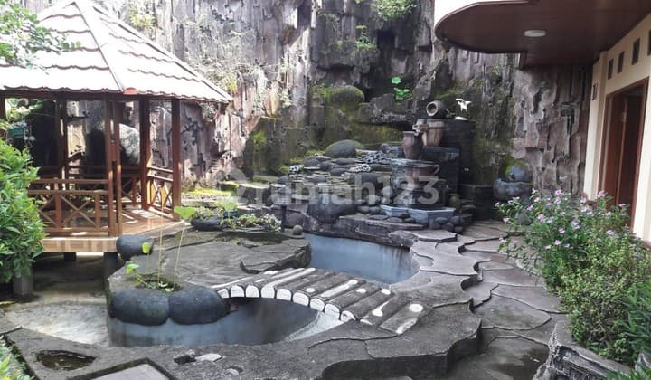 Puncak Villa near Sarga Resort, gazebo, bultang, Cianjur.