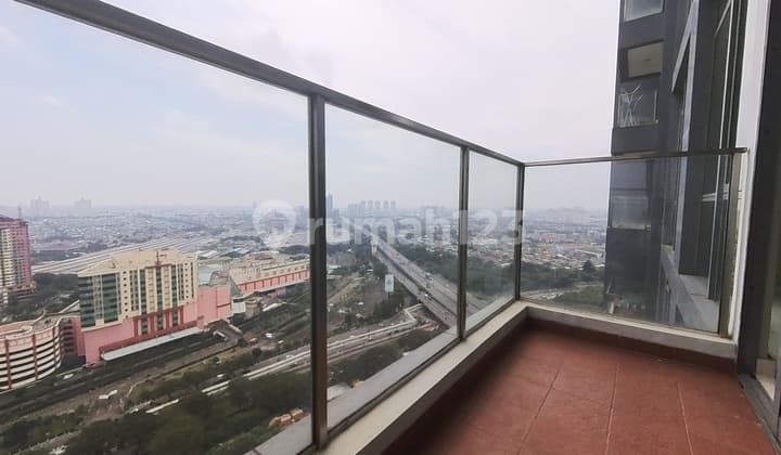 Holland Village, baru, private lift, balkon, Jakarta Pusat