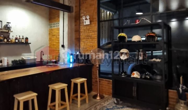 Disewakan Rumah Konsep Industrial Bangunan Kawasan Elite Setia Budi
