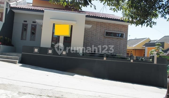 For Sale: Ready-to-Live House in a Complex in Cinunuk, Cileunyi