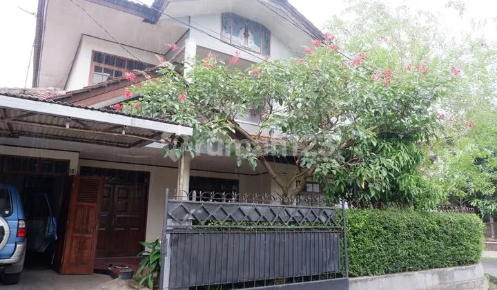 Dijual Rumah Lama Terawat 2 Lantai Lokasi Di Sayap Batununggal