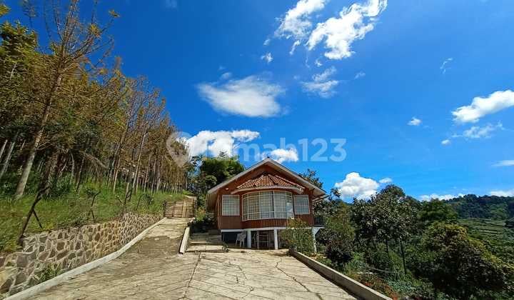 Land for Sale With Building In Punclut Ciumbuleuit