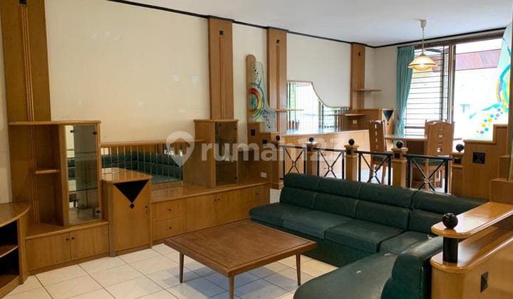 Dijual Rumah Mewah 3 Lantai Siap Huni Di Setraduta Sukajadi