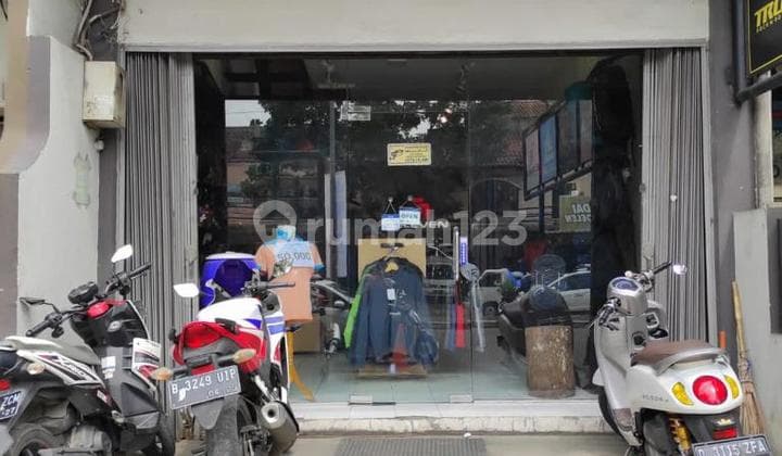 For Sale 3-Story Shop House, Strategic Location in Buahbatu