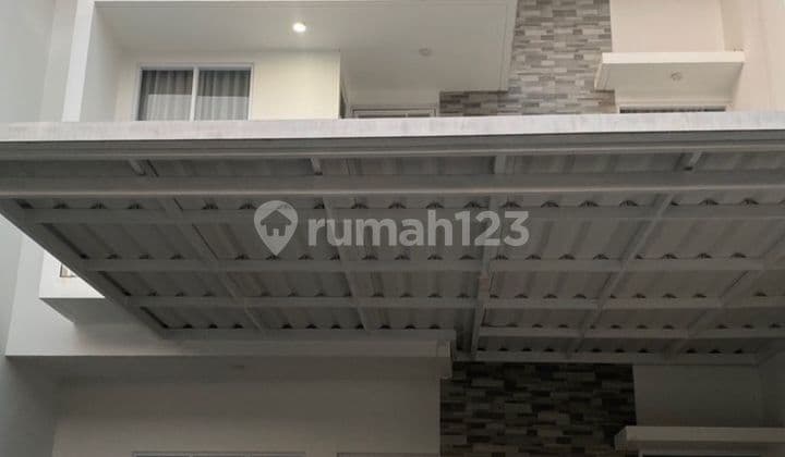 Dijual Rumah Nyaman 2 lantai Di Komplek Puri Cisaranten-Arcamanik