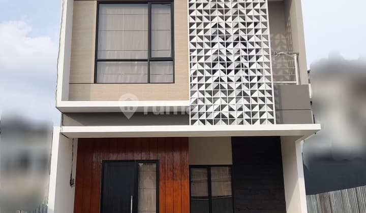 Rumah 2 Lantai Diserpong Dkt Stasiun dan Tol BSD