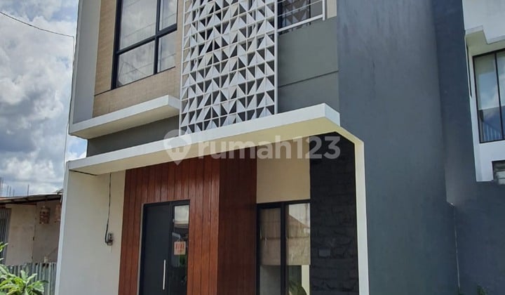 Rumah 2 Lantai Konsep Modern Minimalis Dekat dengan Stasiun Rawabuntu Serpong