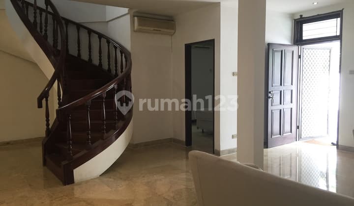 Rumah Ancol Barat Luas 350 M2, Semi Furnish