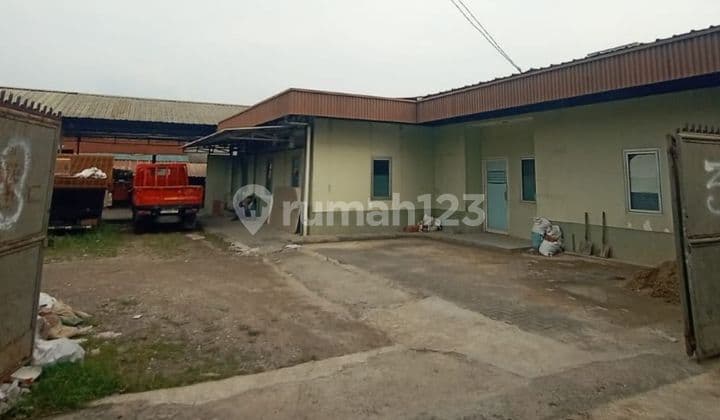 Land + Warehouse (Office) on Jalan Lapangan Bola Srengseng