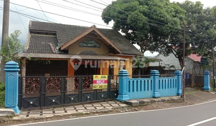 Dijual Rumah Jl. Slamet Riyadi Ungaran. Bebas bajir. Cocok untuk usaha.