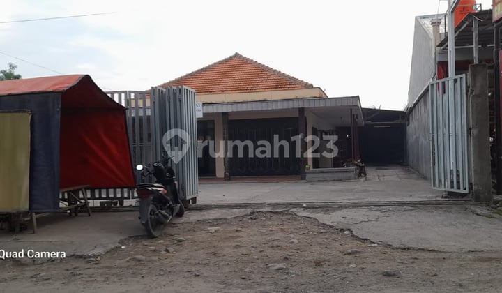 Dijual Rumah Lokasi Strategis di Jl. Raya Semarang Purwodadi