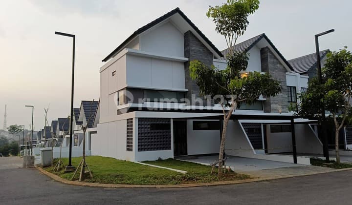 Rumah Mewah Disewakan Siap Pakai Lokasi Perum Bsb Semarang