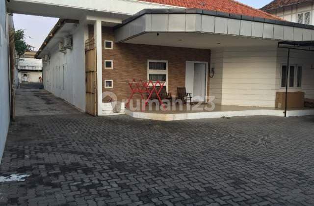 Dijual Rumah Luas Lokasi Tengah Kota di Jl. Dr. Cipto Semarang