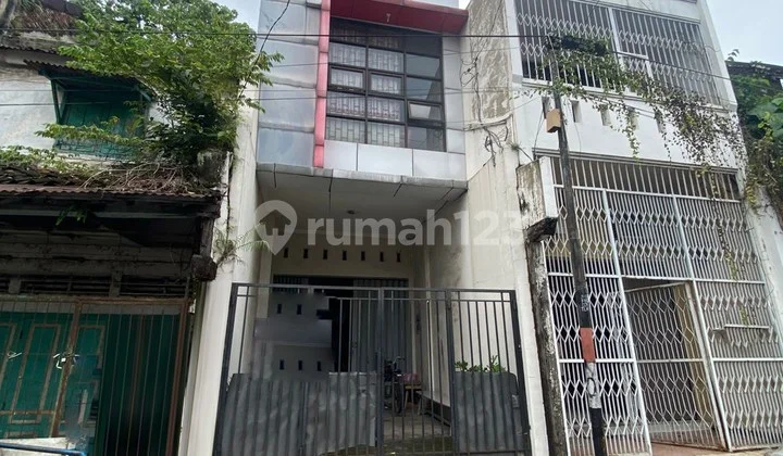 Dijual dan Disewakan Ruko Lokasi Pusat Perdagangan Semarang di Jl. Petudungan Semarang Dijual dan Disewakan Ruko Lokasi Pusat Perdagangan Semarang di Jl. Petudungan Semarang