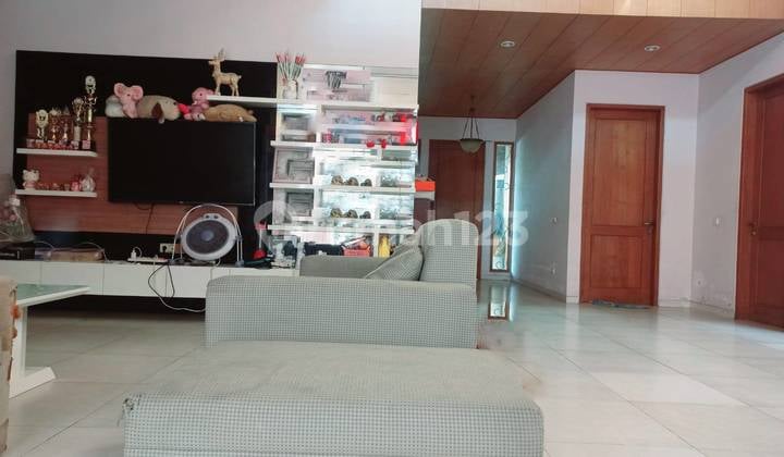 For Sale: House Located in the City Center on Jl. Krakatau, Semarang