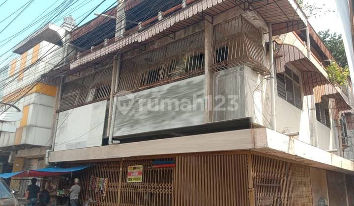 Downtown Shophouse for Rent Location: Jl. Mt. Haryono Semarang