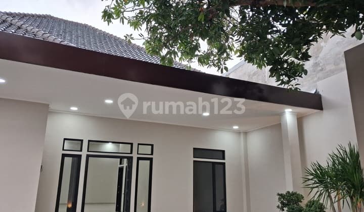 Dijual Rumah Baru Bebas Banjir di Jl. Halmahera Semarang