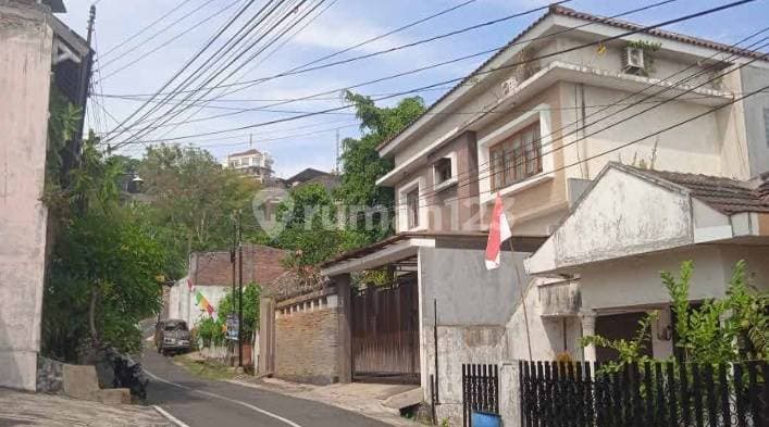 Dijual Rumah Lokasi Strategis di Jl. Gombel Permai Semarang