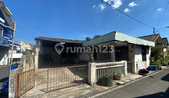 For Sale: House Near Tirang Beach Tourism Site on Jl. Watugunung Krapyak, Semarang