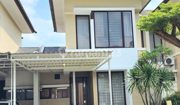 Rumah di Ilustria BSD Eminent hadap Selatan