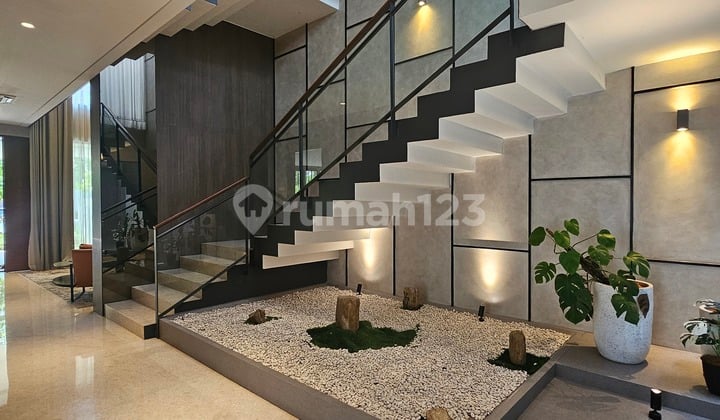 Lyndon Navapark BSD House Luxury Furnished Ready to Live In