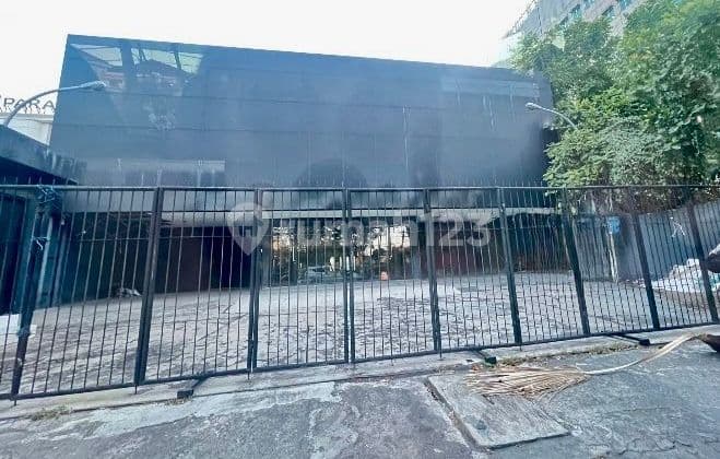 JUAL CEPAT Kantor Ex. Showroom Jl. Raya Diponegoro Surabaya Pusat