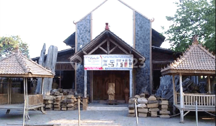 Showroom Tempat Usaha Furniture di Desa Wisata Mulyoharjo Jepara